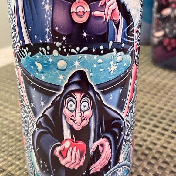 20 ounce stainless steel Disney Villains Tumbler - Picture 6 of 10